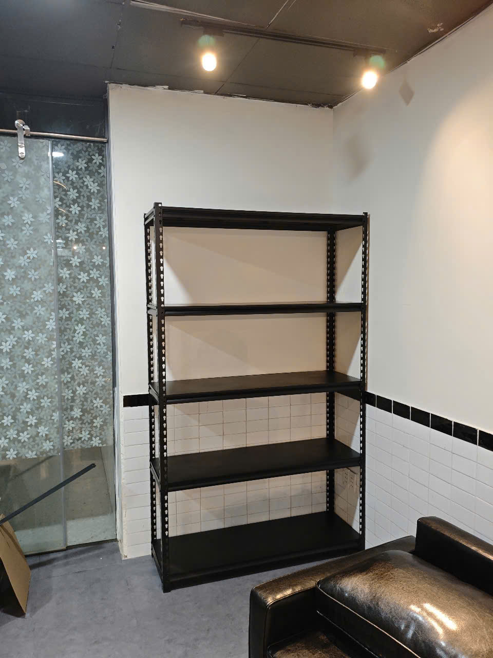 Kệ V Gài: Cao 2000 x Dài 1000 x Rộng 300 x 5 Mâm